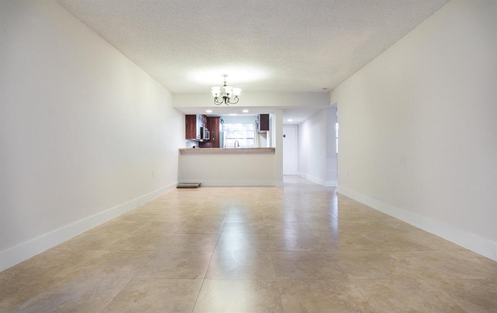 6037 Balboa Circle Unit: 105