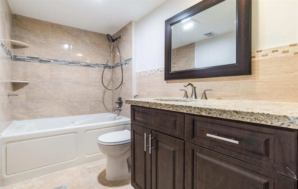 6037 Balboa Circle Unit: 105