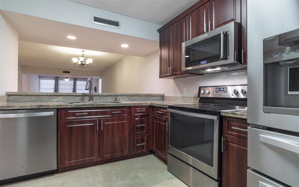 6037 Balboa Circle Unit: 105