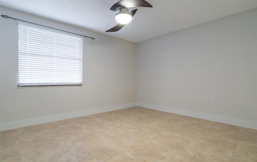 6037 Balboa Circle Unit: 105