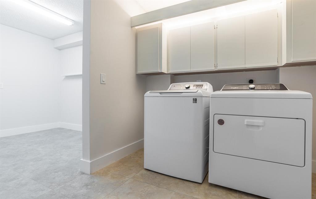 6037 Balboa Circle Unit: 105