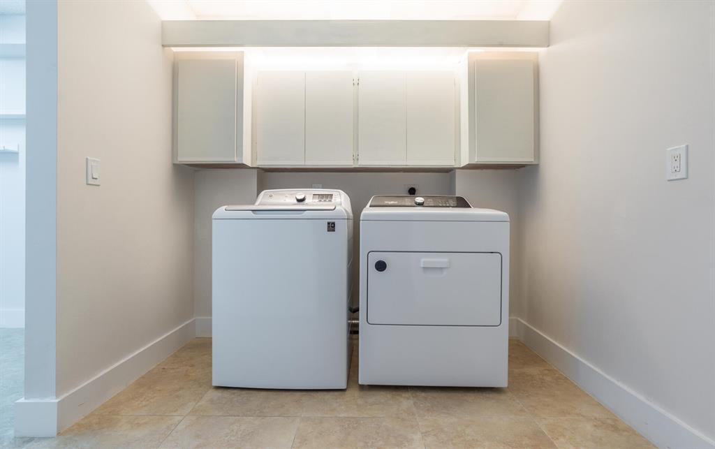 6037 Balboa Circle Unit: 105