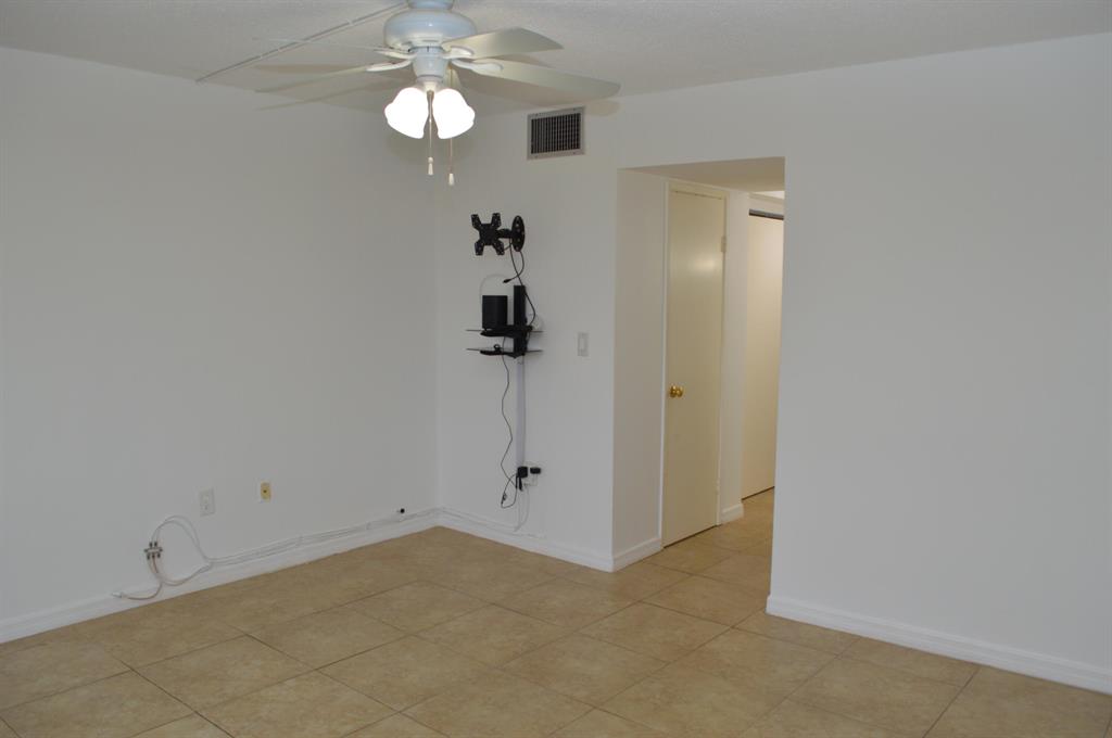 1690 NE 191 Street Unit: 409-1