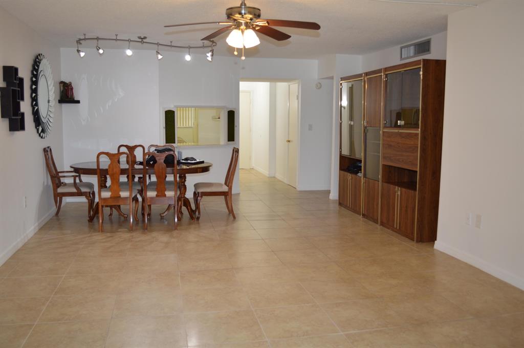 1690 NE 191 Street Unit: 409-1