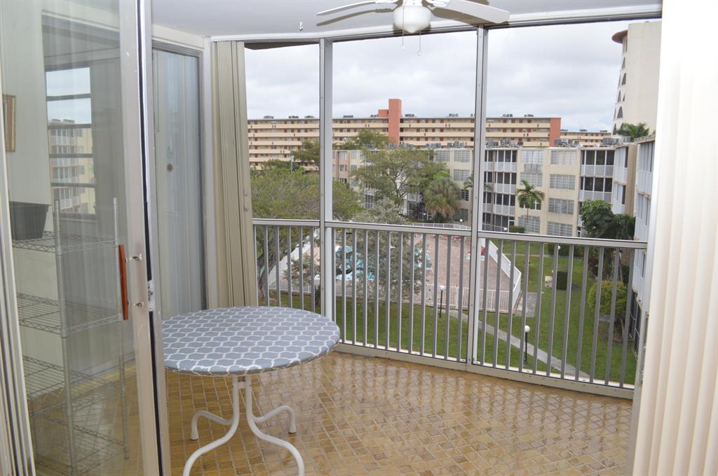1690 NE 191 Street Unit: 409-1