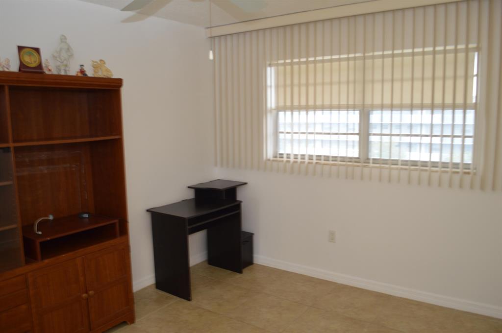 1690 NE 191 Street Unit: 409-1
