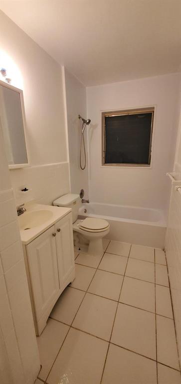 236 NE 19th Avenue Unit: W