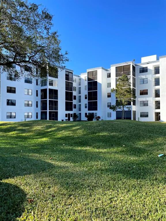 9235 SW 8th Street Unit: 512