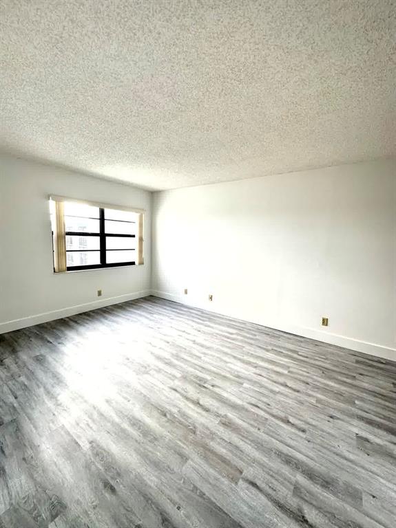 9235 SW 8th Street Unit: 512