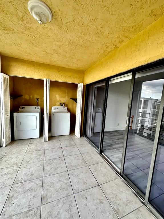 9235 SW 8th Street Unit: 512