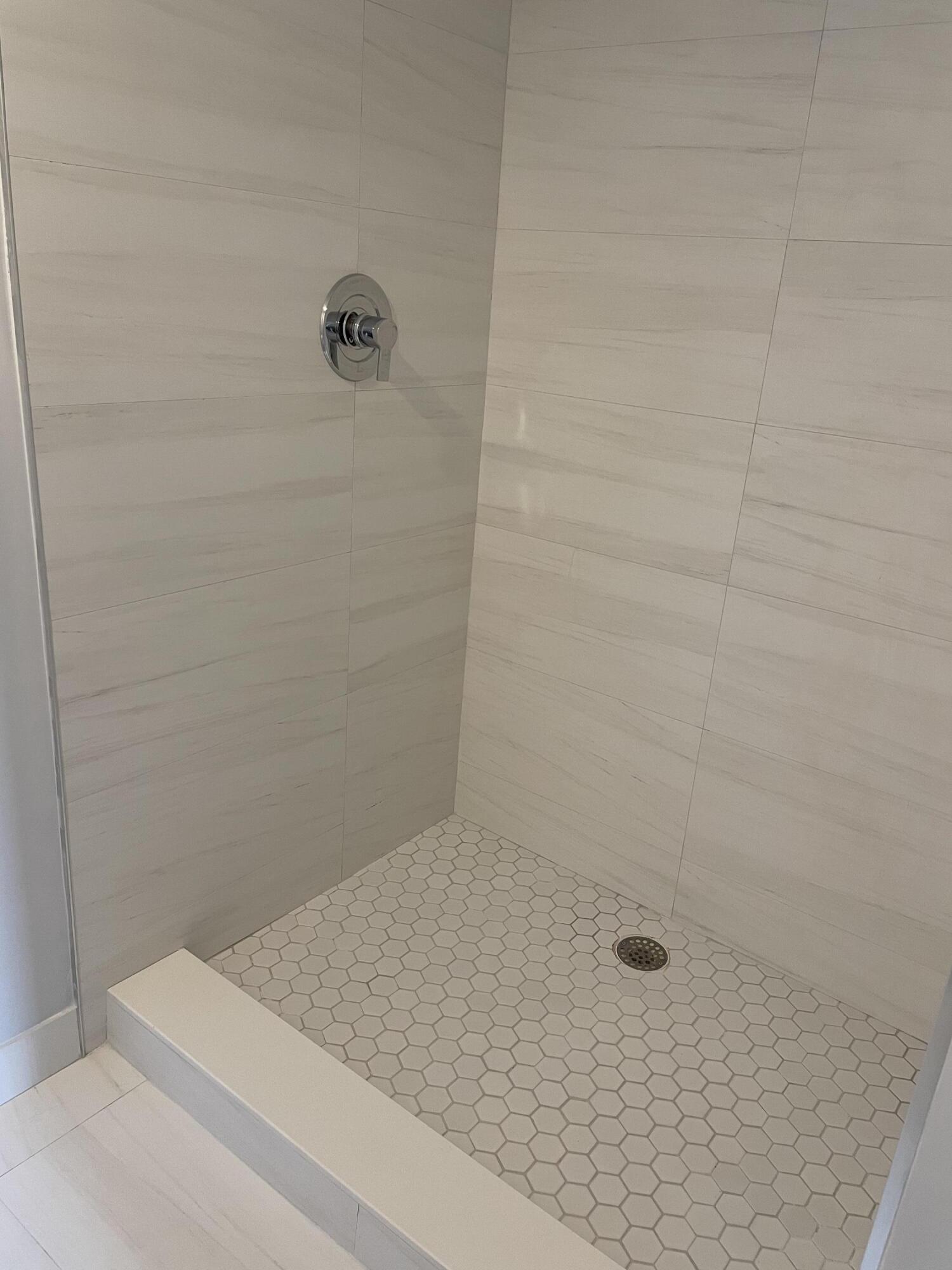 6121 Balboa Circle Unit: 406
