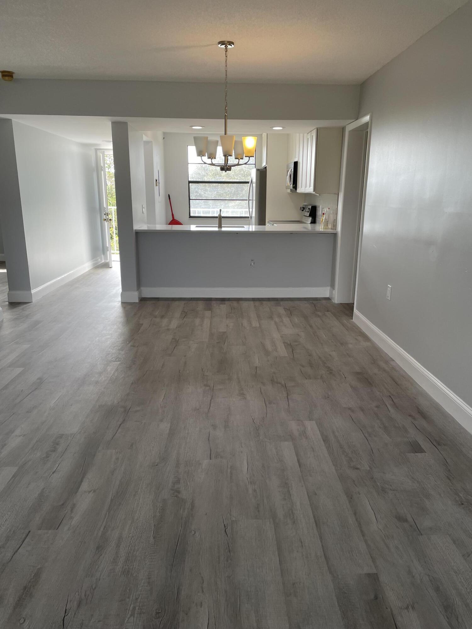 6121 Balboa Circle Unit: 406