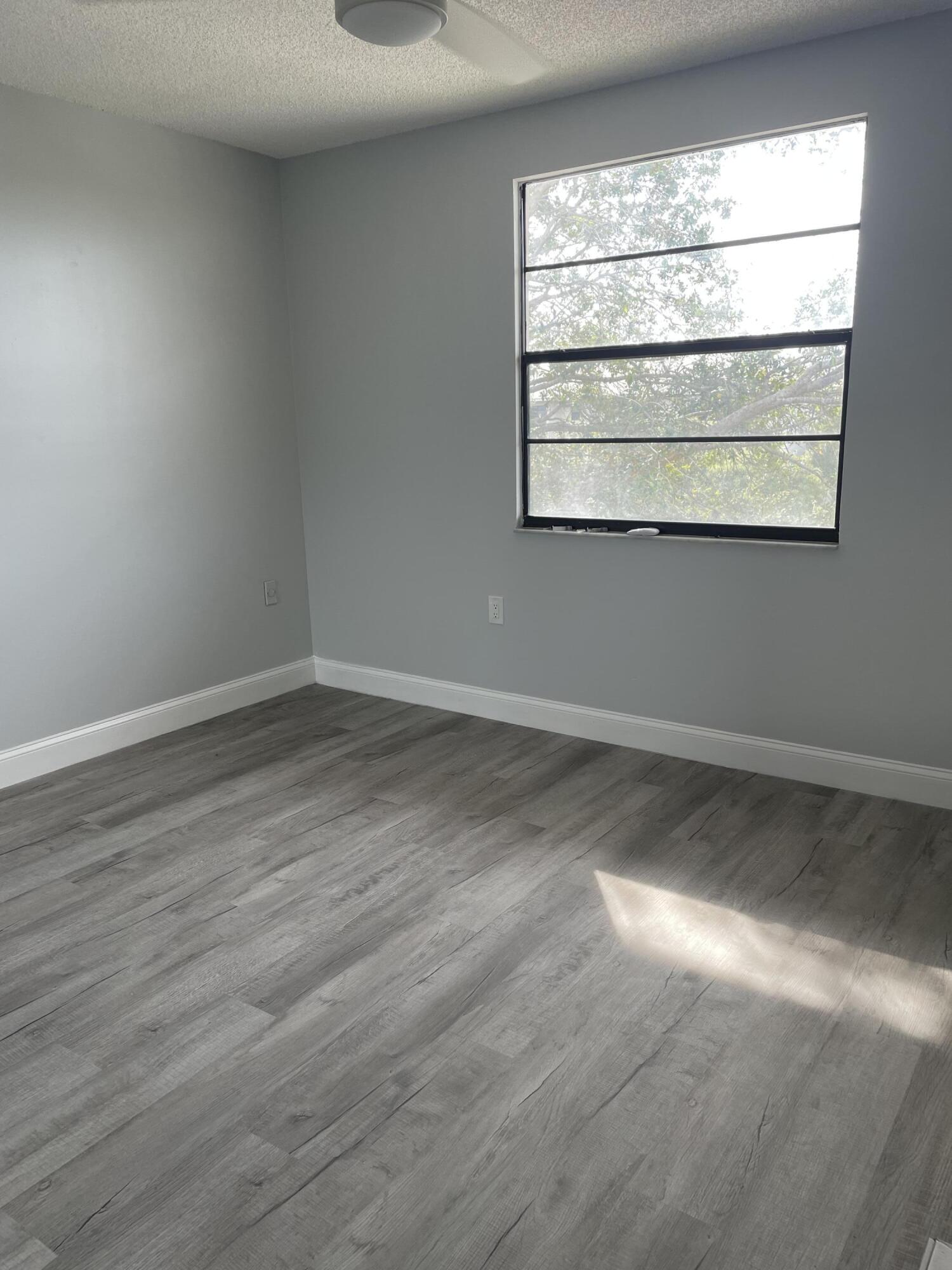 6121 Balboa Circle Unit: 406