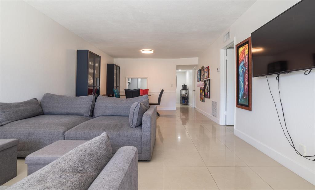 55 SE 14th Street Unit: 114