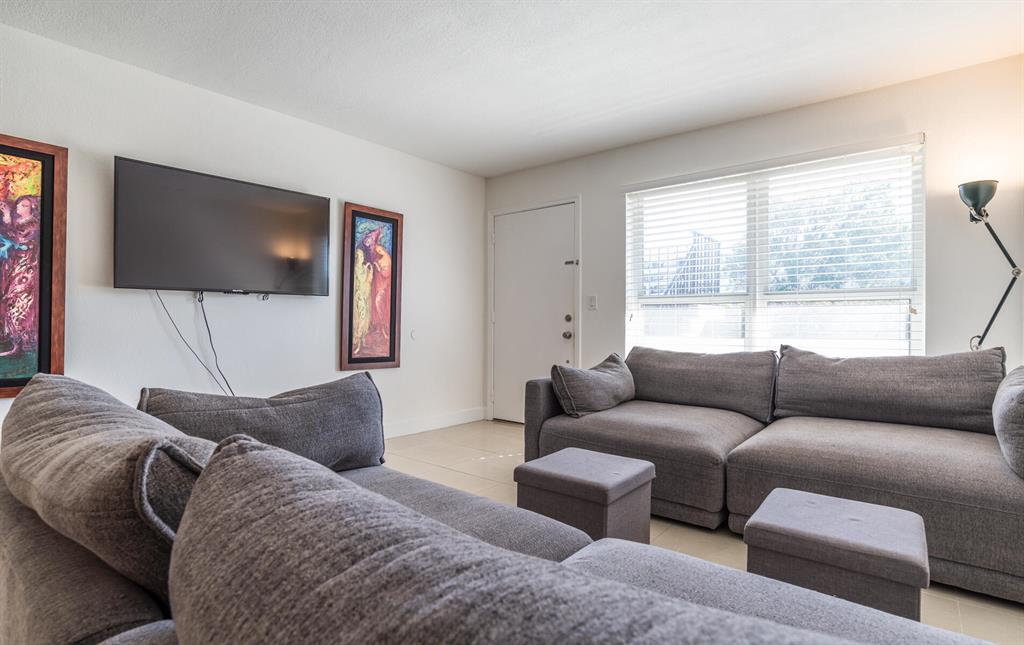 55 SE 14th Street Unit: 114