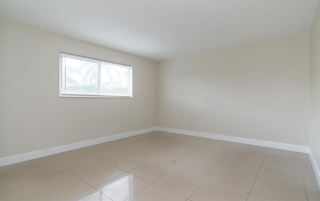 55 SE 14th Street Unit: 114
