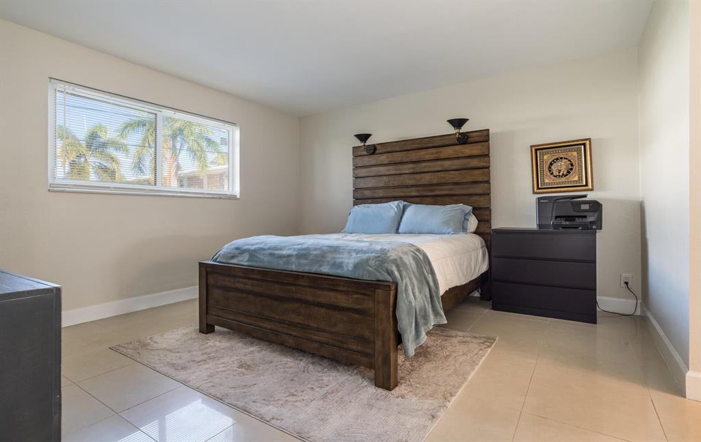 55 SE 14th Street Unit: 114