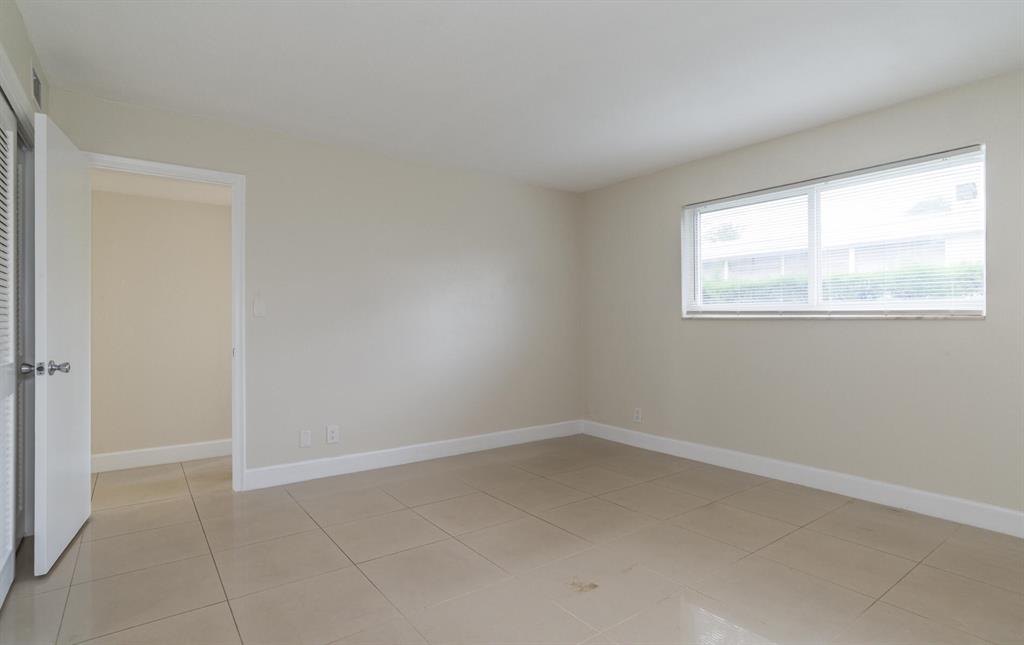 55 SE 14th Street Unit: 114