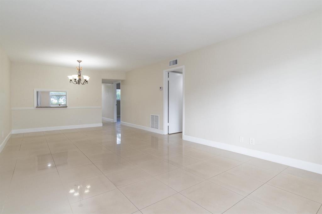 55 SE 14th Street Unit: 114