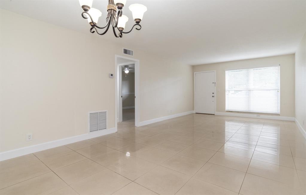 55 SE 14th Street Unit: 114