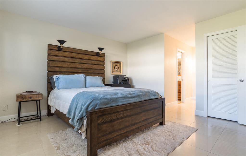 55 SE 14th Street Unit: 114