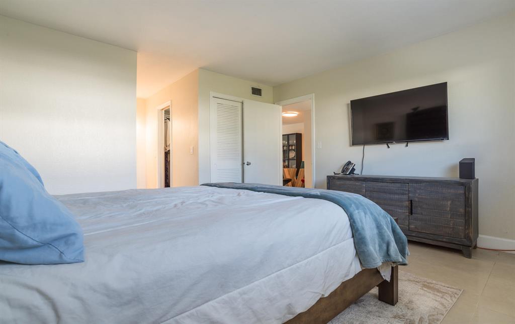 55 SE 14th Street Unit: 114