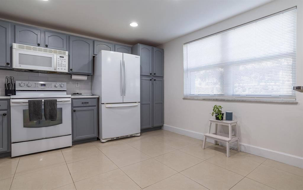 55 SE 14th Street Unit: 114