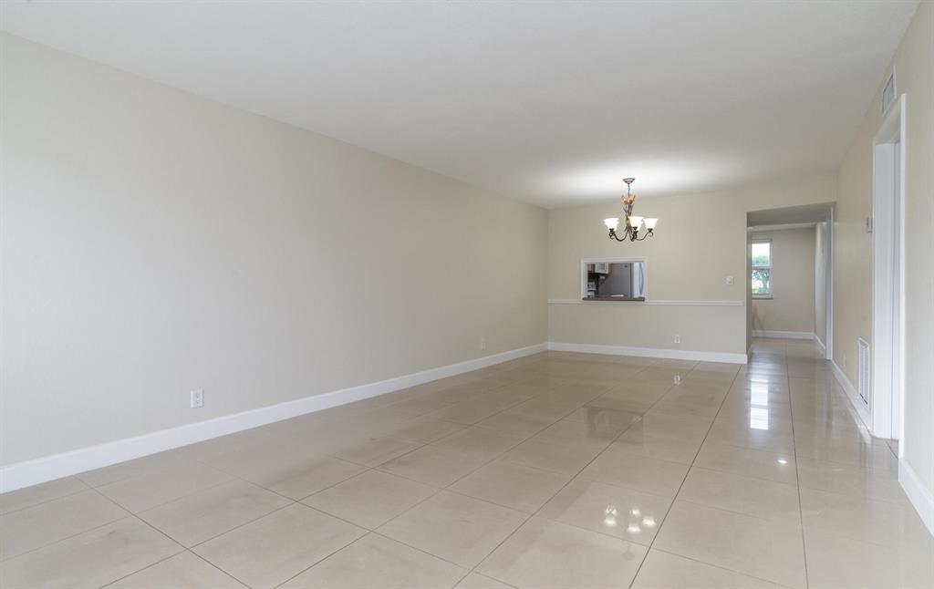 55 SE 14th Street Unit: 114
