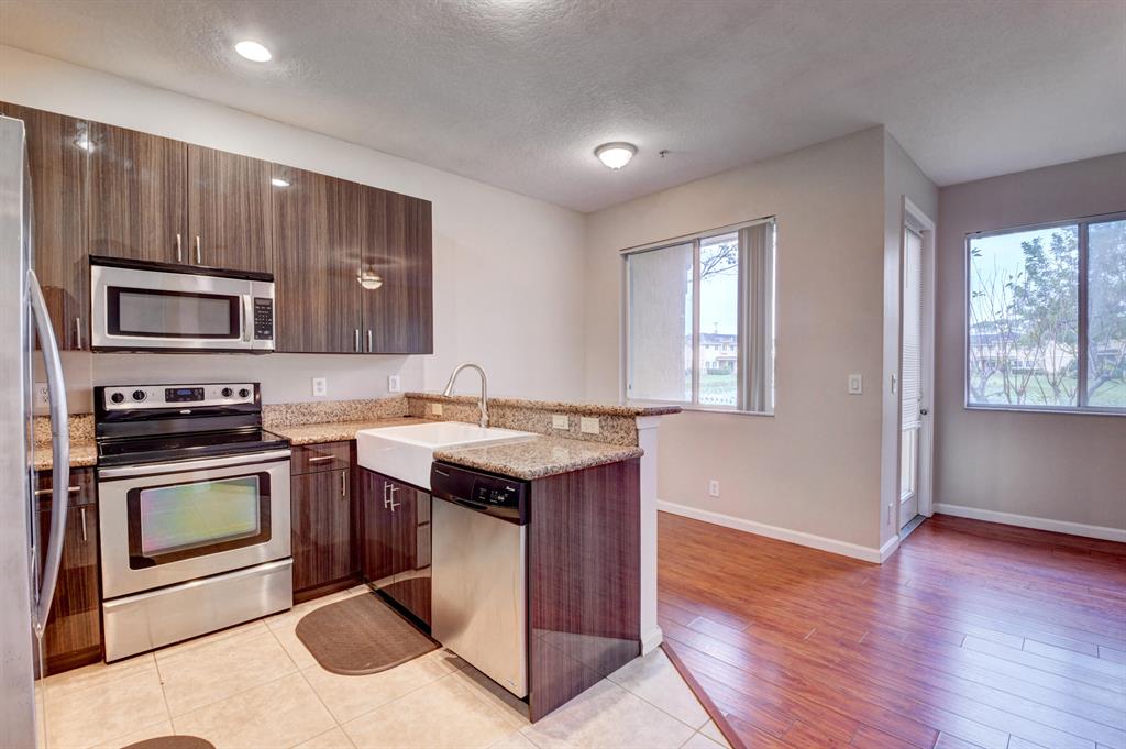 4395 Coventry Pointe Way