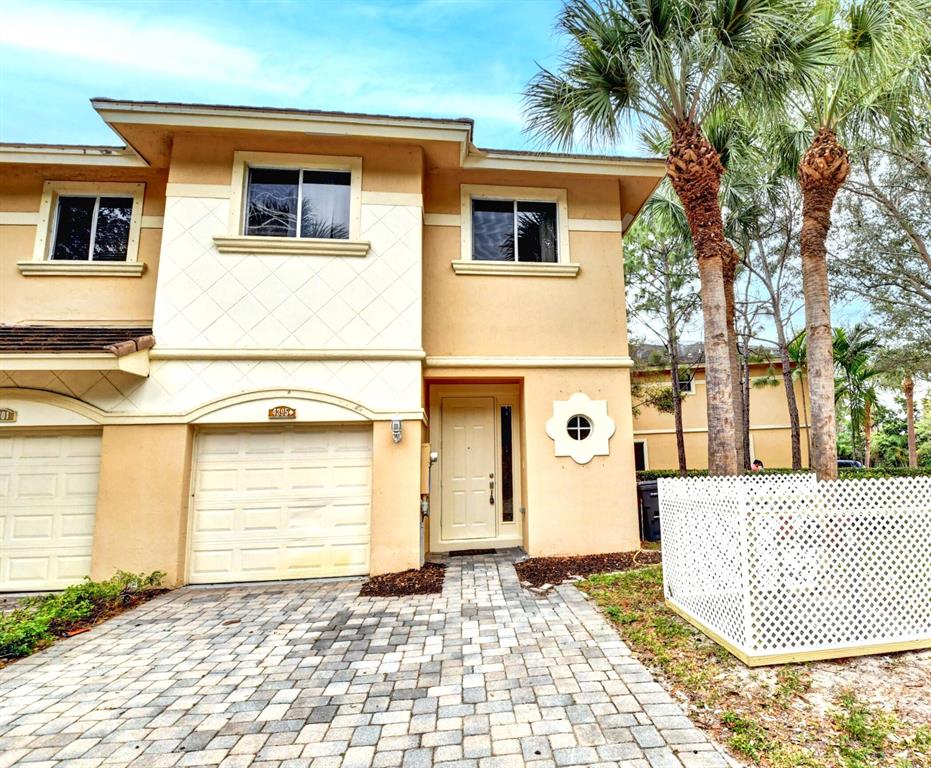 4395 Coventry Pointe Way