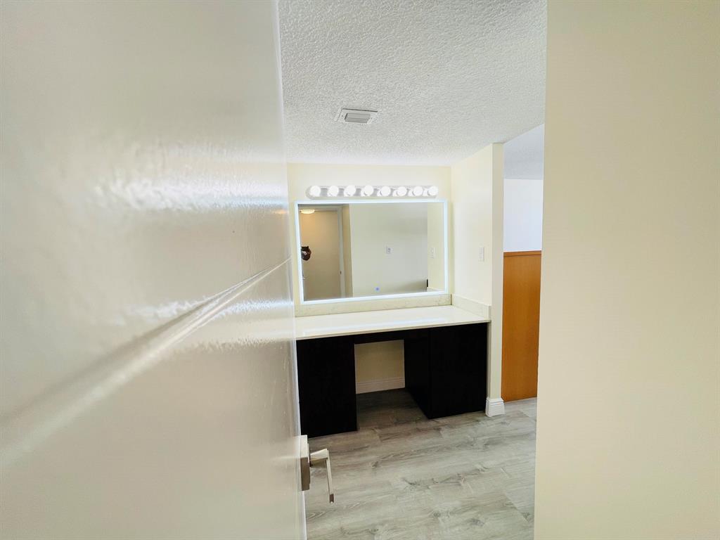 18051 Biscayne Boulevard Unit: 1901