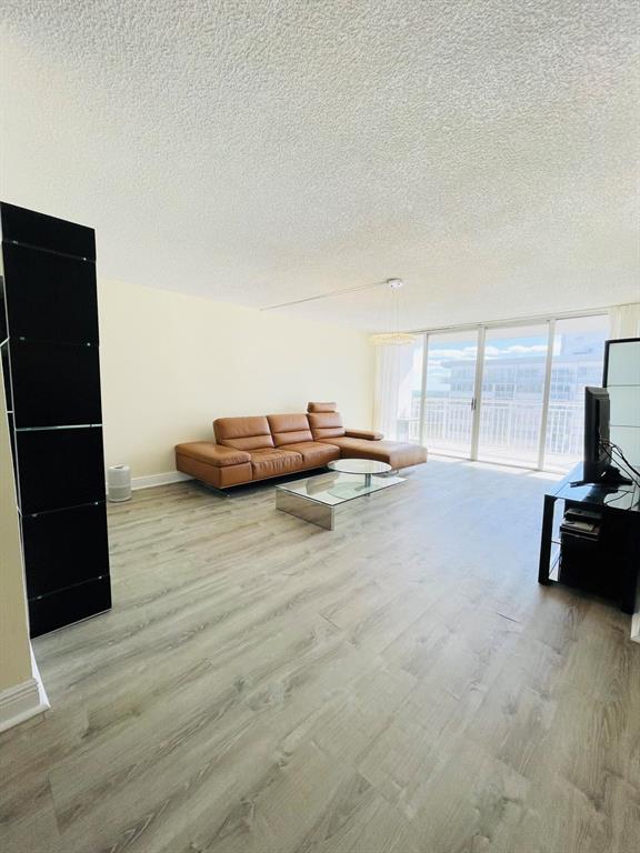 18051 Biscayne Boulevard Unit: 1901