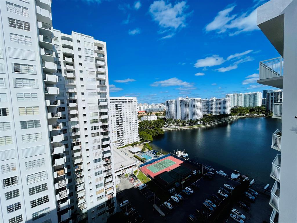 18051 Biscayne Boulevard Unit: 1901