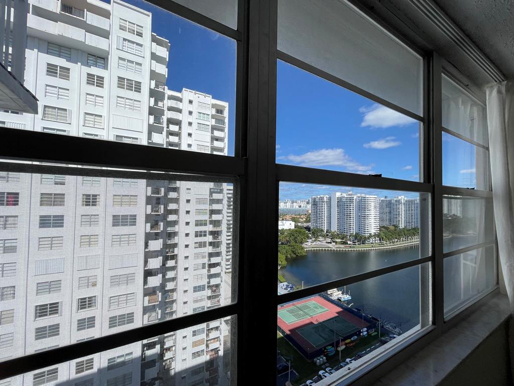 18051 Biscayne Boulevard Unit: 1901