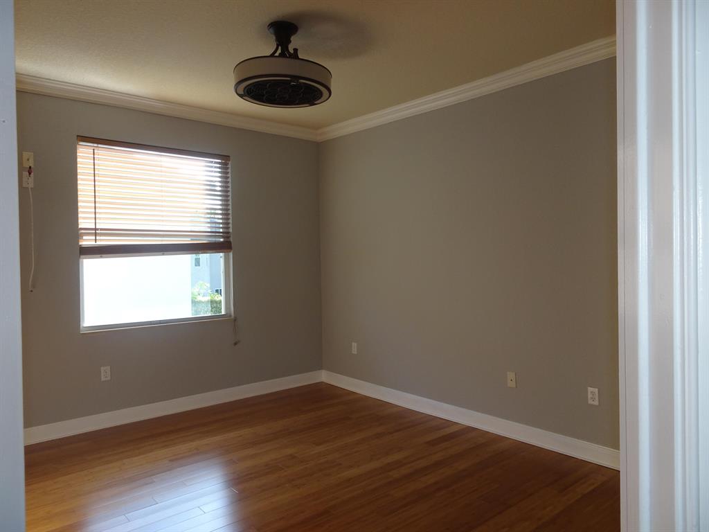 21181 La Vista Circle