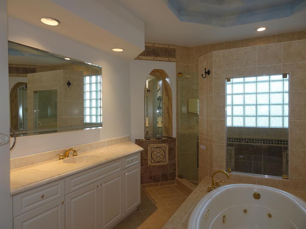 21181 La Vista Circle