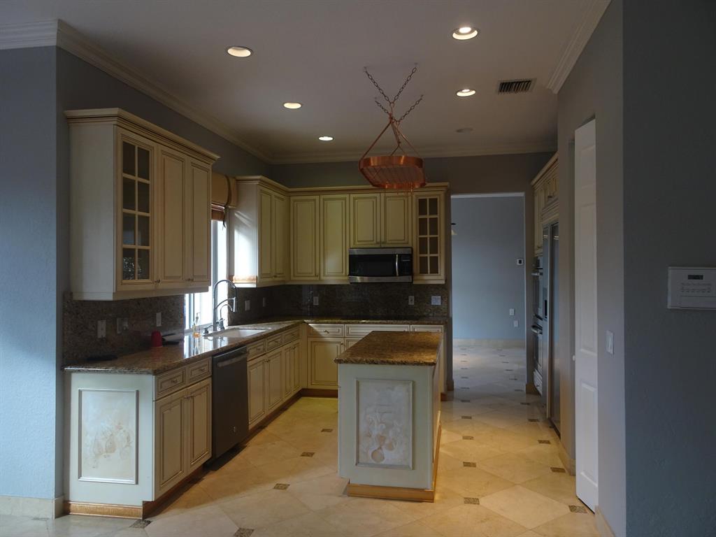 21181 La Vista Circle