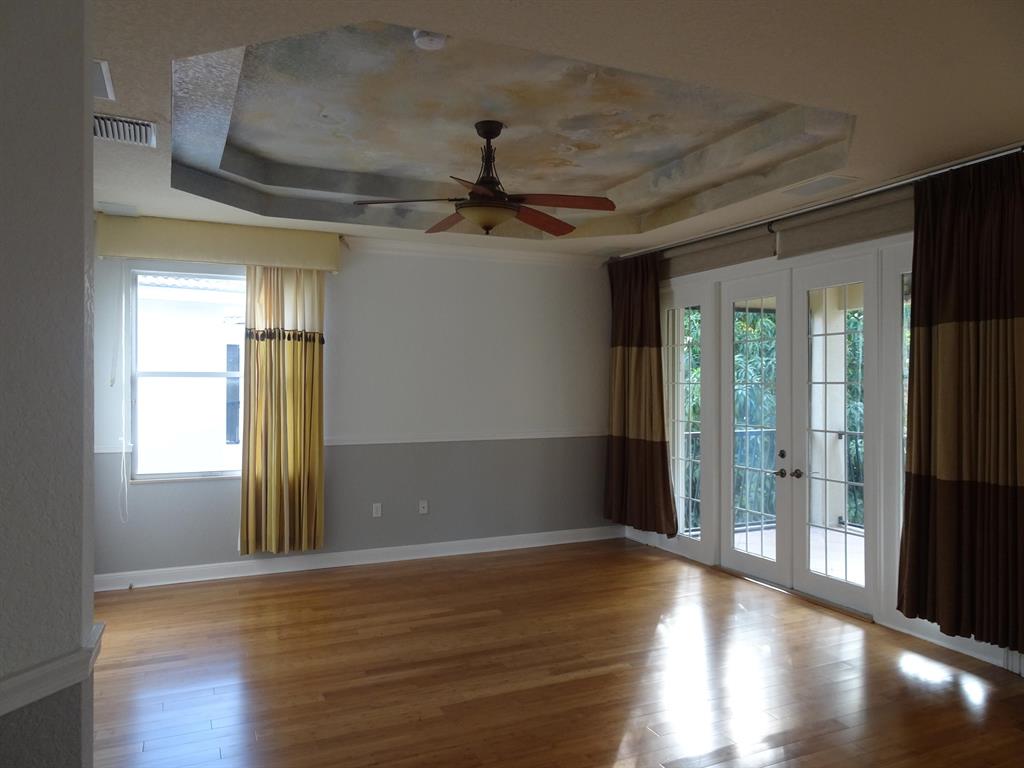 21181 La Vista Circle