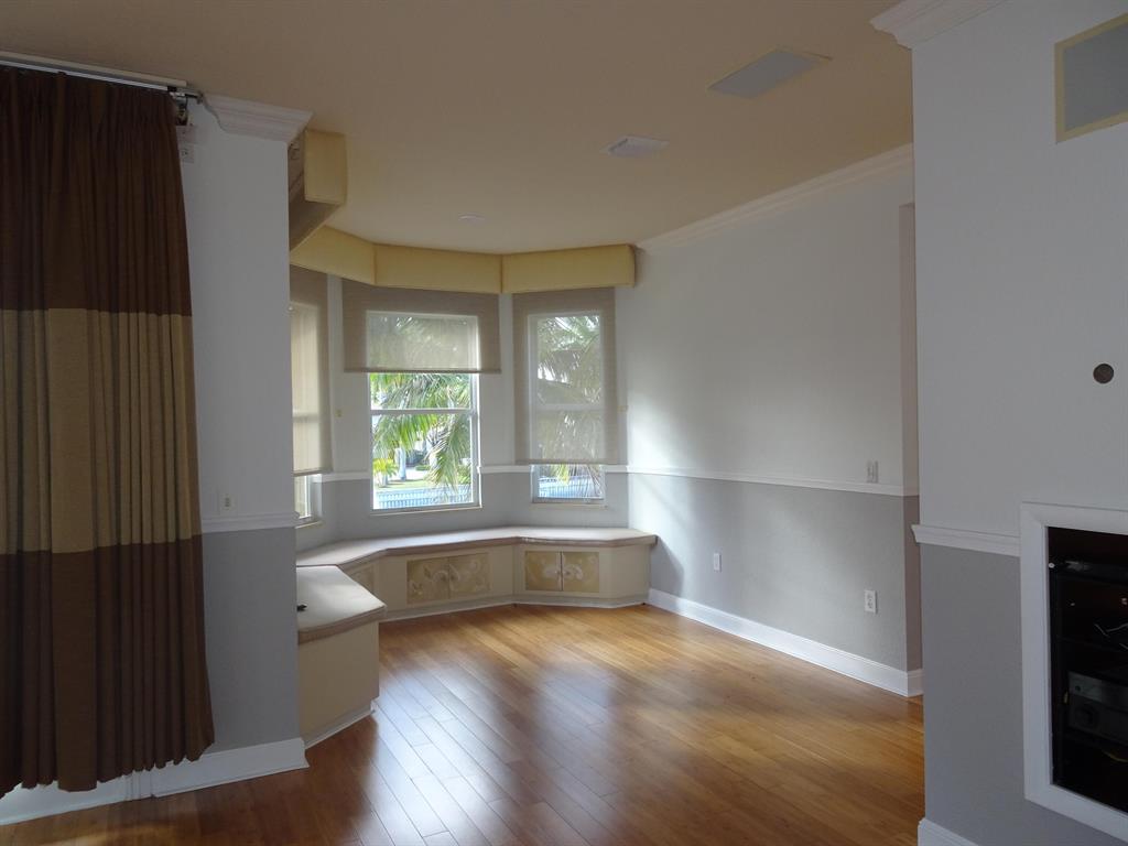 21181 La Vista Circle