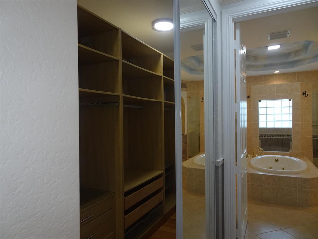 21181 La Vista Circle