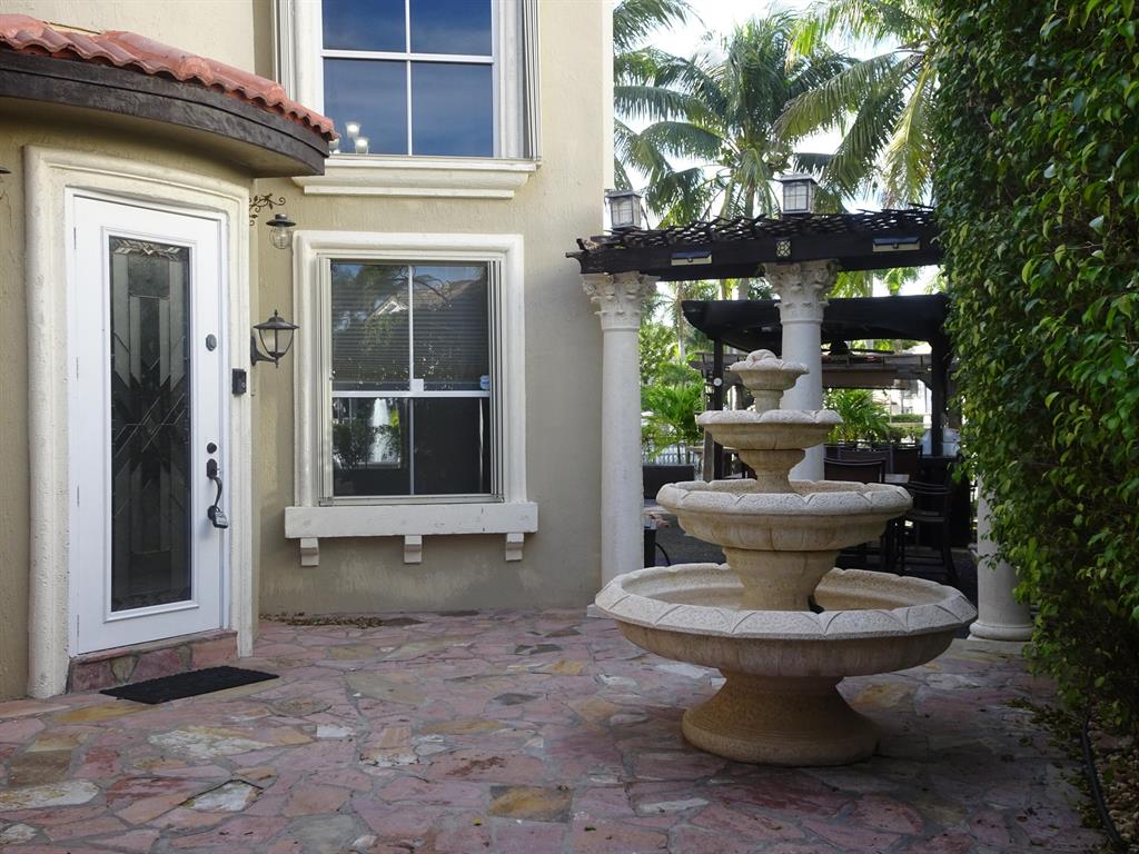 21181 La Vista Circle