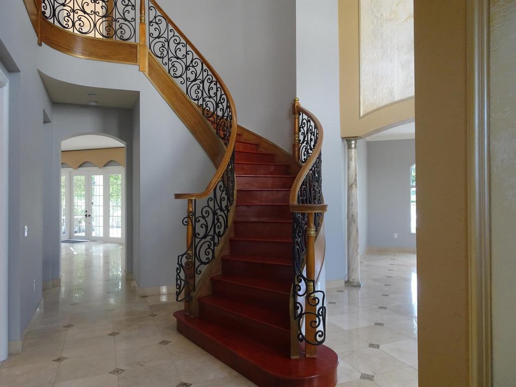 21181 La Vista Circle
