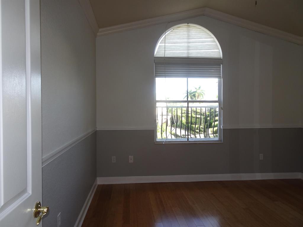 21181 La Vista Circle