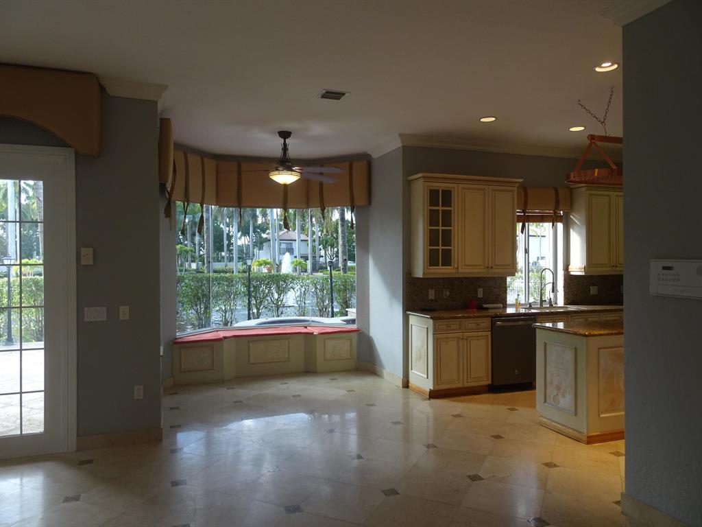 21181 La Vista Circle