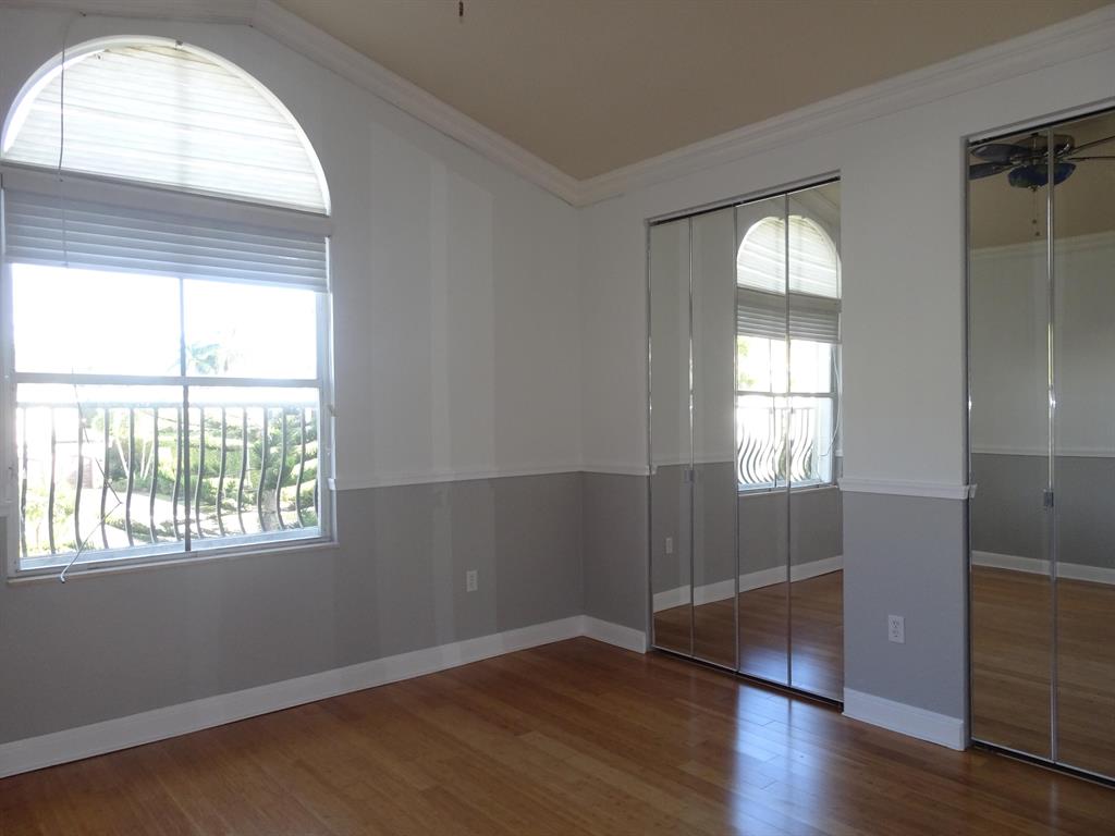 21181 La Vista Circle
