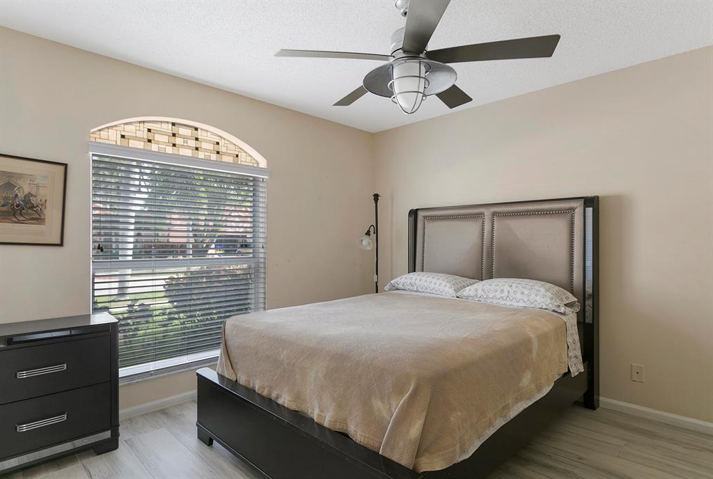 9611 Harbour Lake Circle