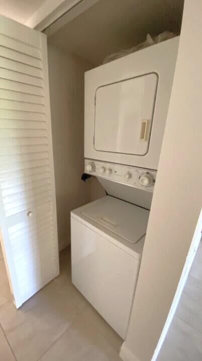 815 W Boynton Beach Boulevard Unit: 4-103