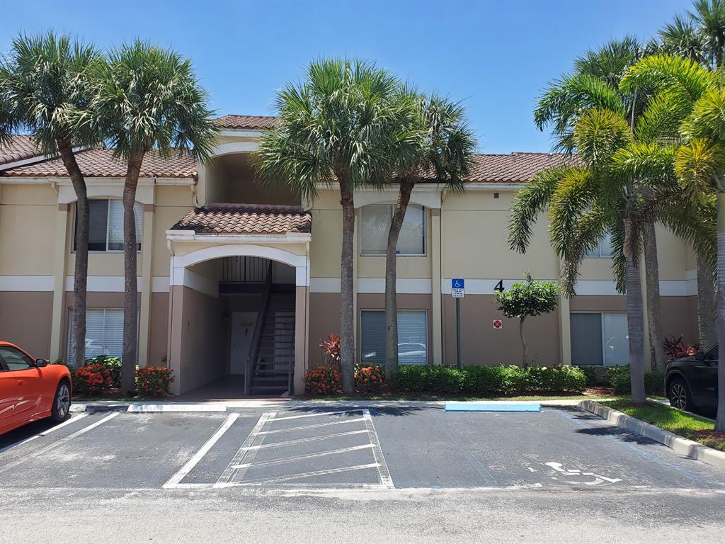 815 W Boynton Beach Boulevard Unit: 4-103