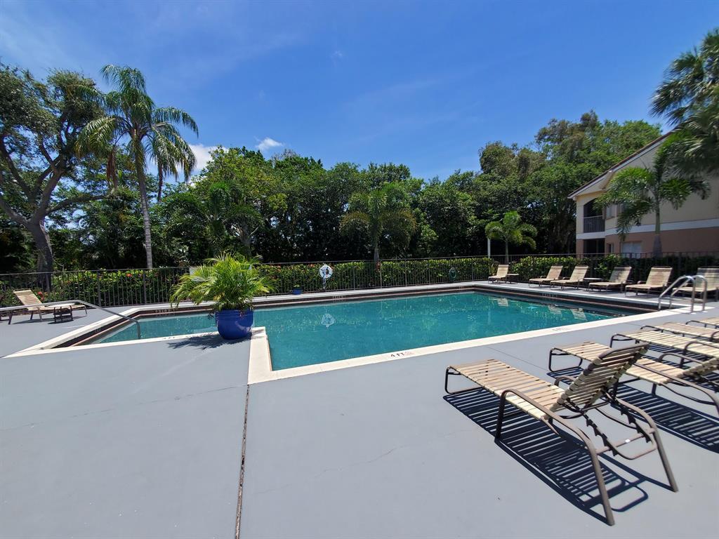 815 W Boynton Beach Boulevard Unit: 4-103