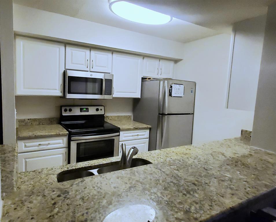815 W Boynton Beach Boulevard Unit: 4-103